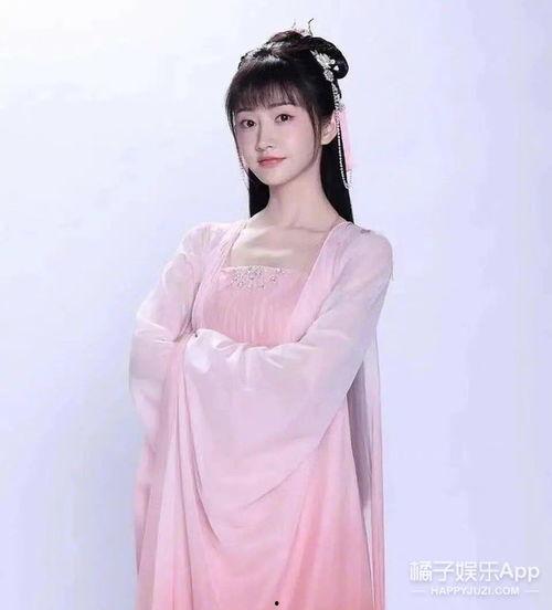 杨紫成毅吃瓜爆料,吃瓜爆料引热议
