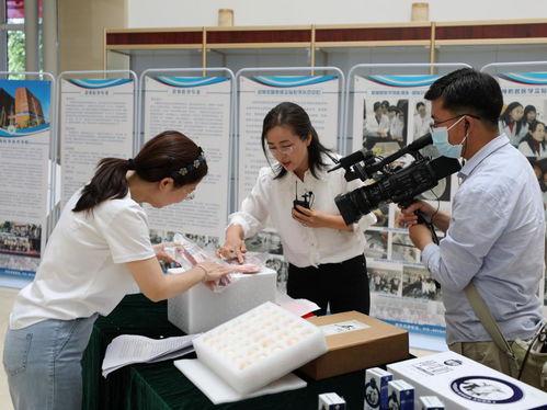 北京吃播网红黑瓜帽,北京吃播网红的美食之旅