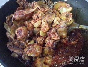 吃烧鸡视频,一探视频中的烧鸡制作奥秘