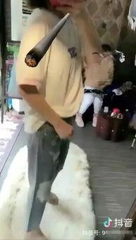 小学生洗澡视频,小学生的欢乐洗澡时光
