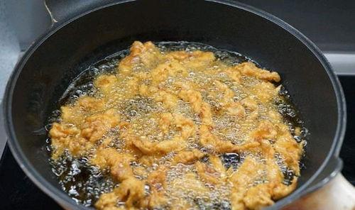 炸酥肉视频,外酥里嫩，美味可口，轻松学会的烹饪秘诀
