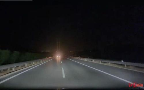 高速夜间视频,揭秘夜间行车视频背后的故事