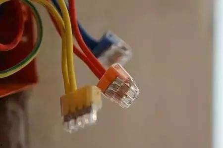 接电线视频,视频带你领略电线连接的奥秘