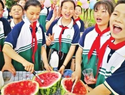 校园爆料吃最新的瓜,独家揭秘最新校园爆料大瓜！