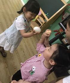 撞蛋视频,趣味横生的互动瞬间，带你领略欢乐时光